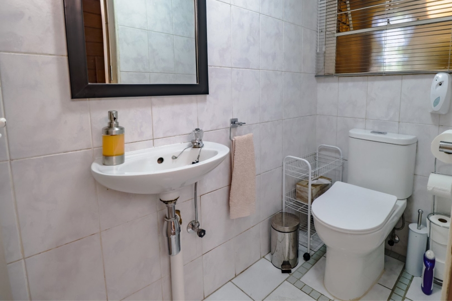 4 Bedroom Property for Sale in Zwartkop Gauteng