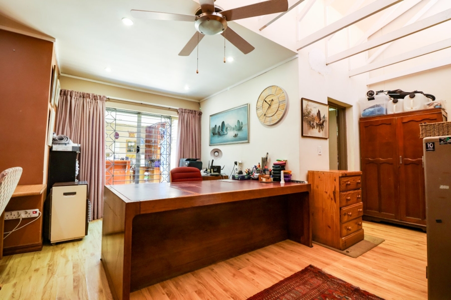 4 Bedroom Property for Sale in Zwartkop Gauteng