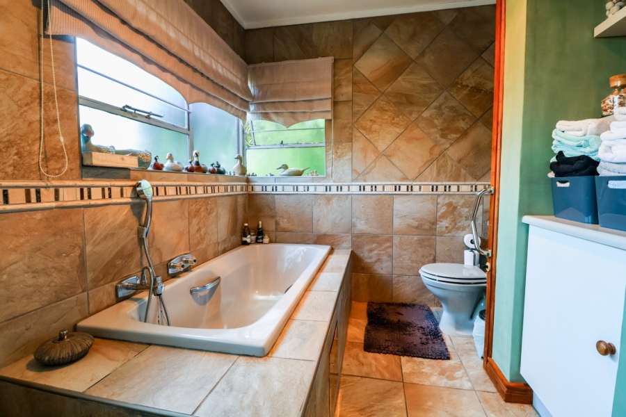 4 Bedroom Property for Sale in Zwartkop Gauteng