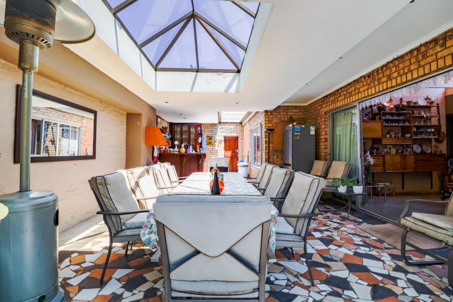 4 Bedroom Property for Sale in Zwartkop Gauteng