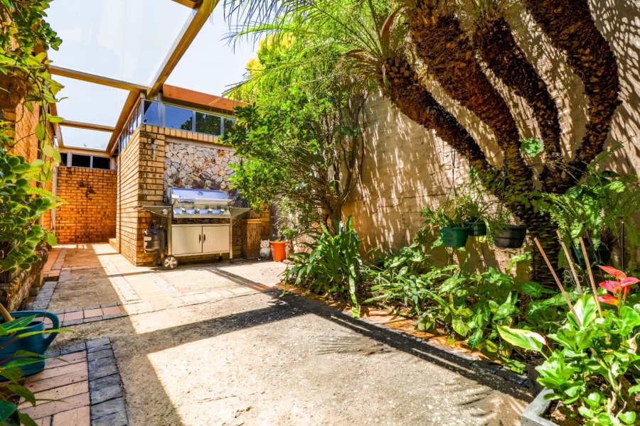 4 Bedroom Property for Sale in Zwartkop Gauteng