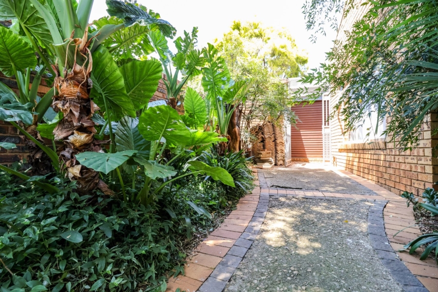 4 Bedroom Property for Sale in Zwartkop Gauteng