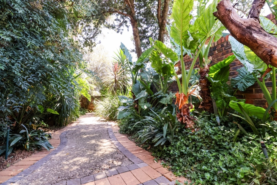 4 Bedroom Property for Sale in Zwartkop Gauteng