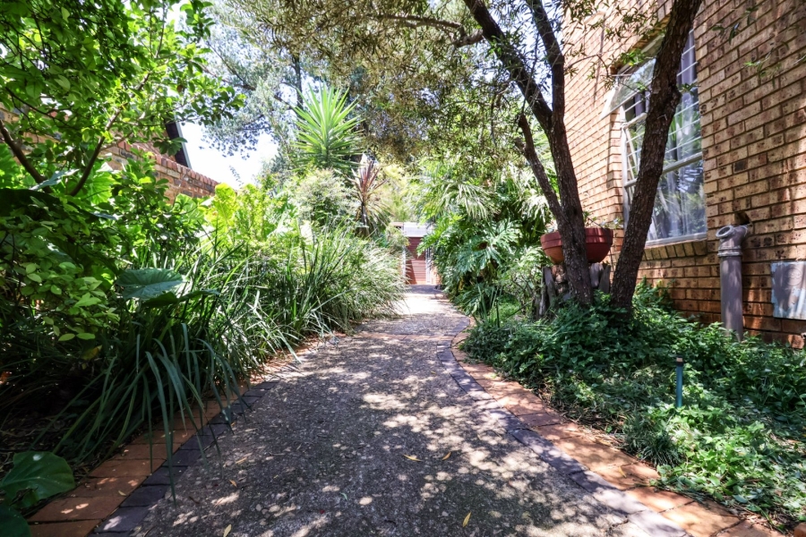 4 Bedroom Property for Sale in Zwartkop Gauteng