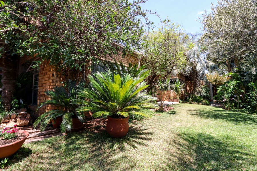 4 Bedroom Property for Sale in Zwartkop Gauteng