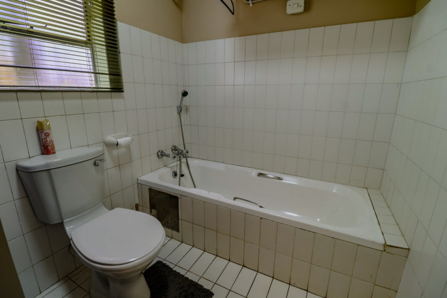 4 Bedroom Property for Sale in Zwartkop Gauteng