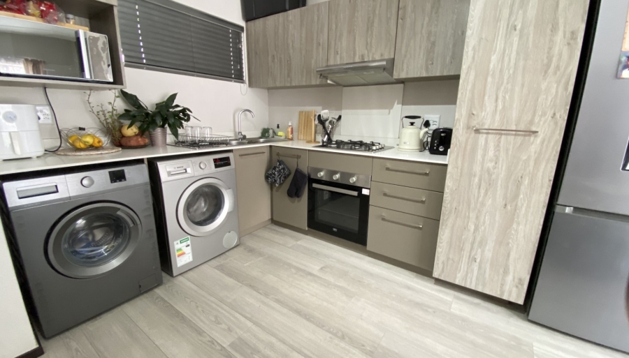 To Let 2 Bedroom Property for Rent in Fourways Gauteng