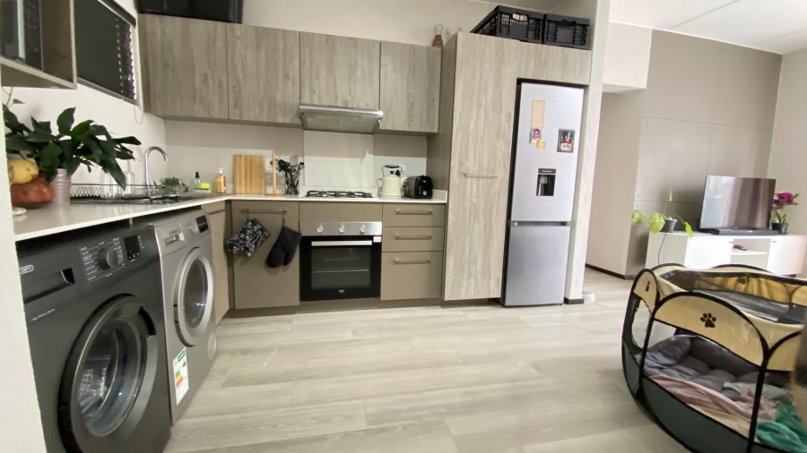 To Let 2 Bedroom Property for Rent in Fourways Gauteng