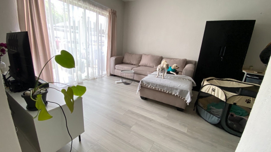 To Let 2 Bedroom Property for Rent in Fourways Gauteng