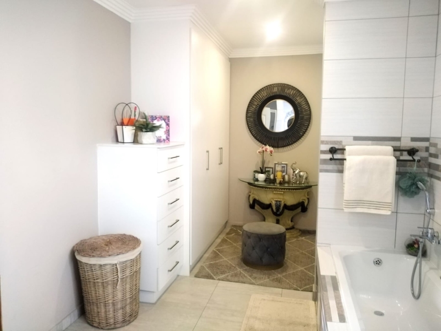 3 Bedroom Property for Sale in Monument Gauteng