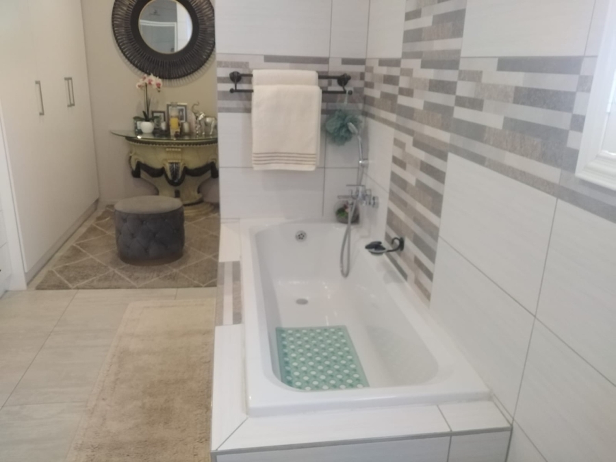 3 Bedroom Property for Sale in Monument Gauteng