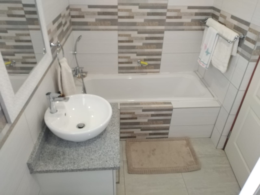 3 Bedroom Property for Sale in Monument Gauteng