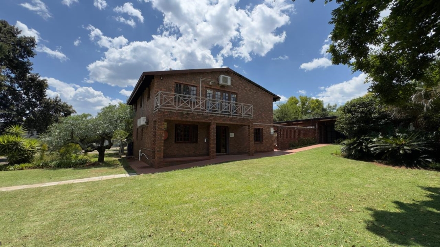 Commercial Property for Sale in Die Hoewes Gauteng