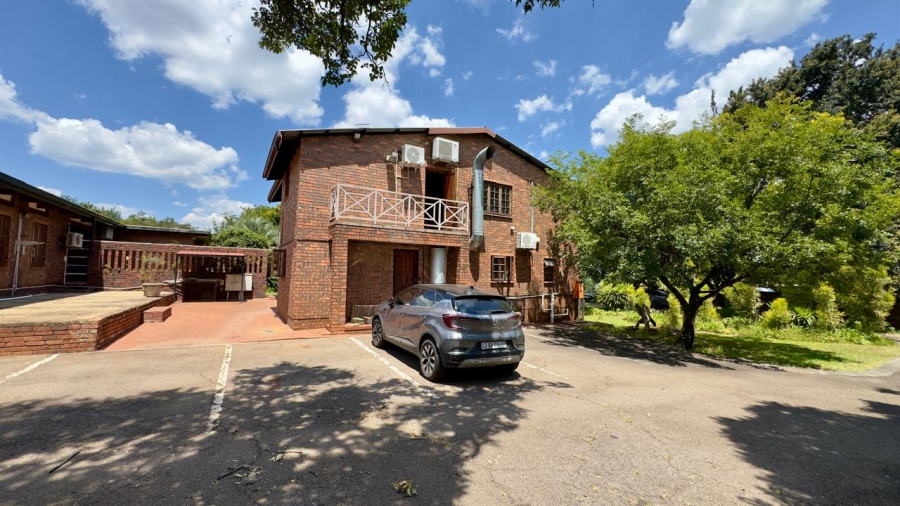 Commercial Property for Sale in Die Hoewes Gauteng