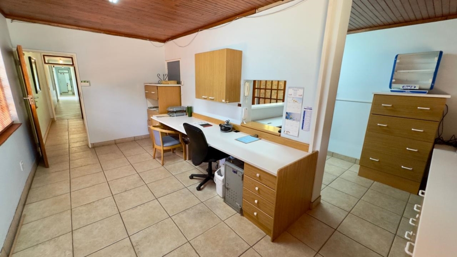 Commercial Property for Sale in Die Hoewes Gauteng