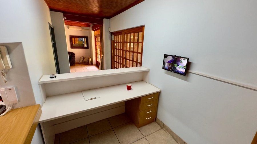 Commercial Property for Sale in Die Hoewes Gauteng