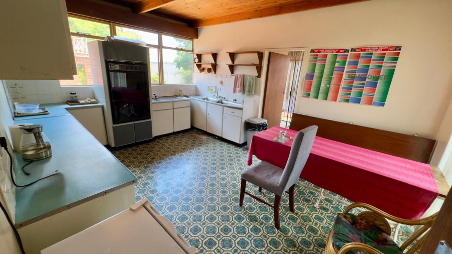 Commercial Property for Sale in Die Hoewes Gauteng