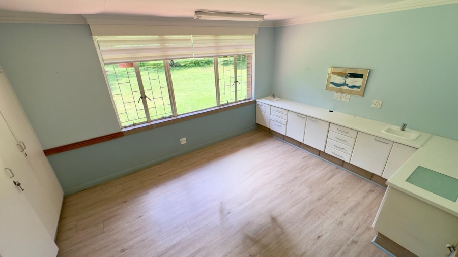 Commercial Property for Sale in Die Hoewes Gauteng