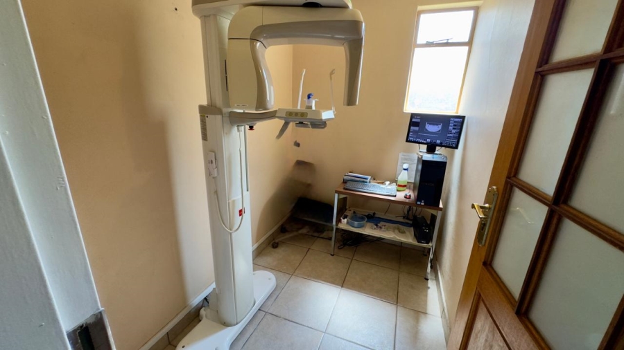 Commercial Property for Sale in Die Hoewes Gauteng