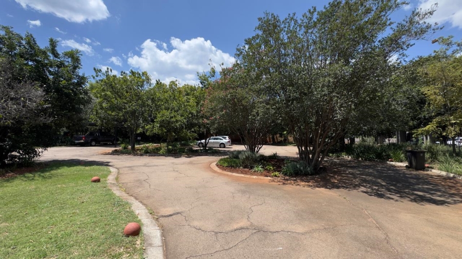 Commercial Property for Sale in Die Hoewes Gauteng