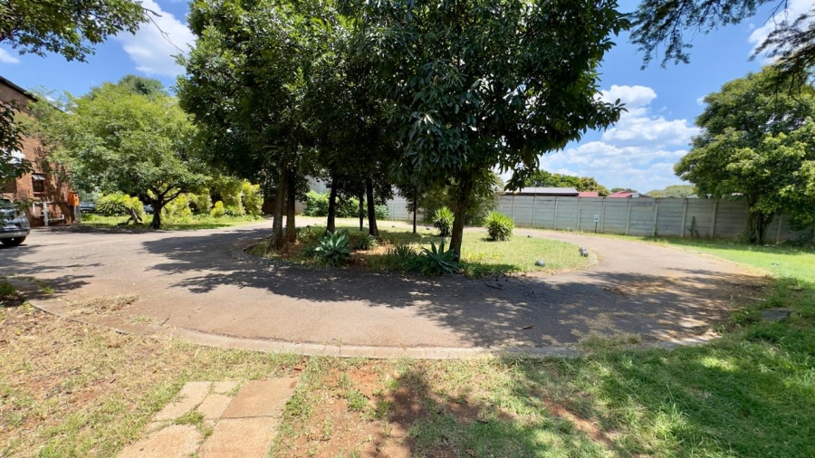 Commercial Property for Sale in Die Hoewes Gauteng
