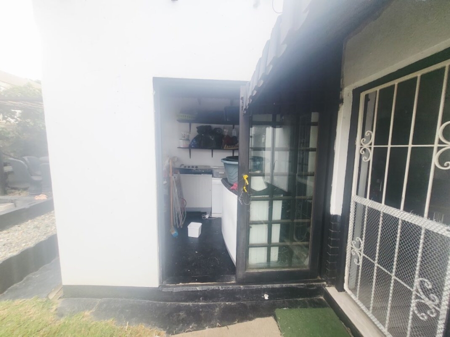 To Let 1 Bedroom Property for Rent in Orange Grove Gauteng