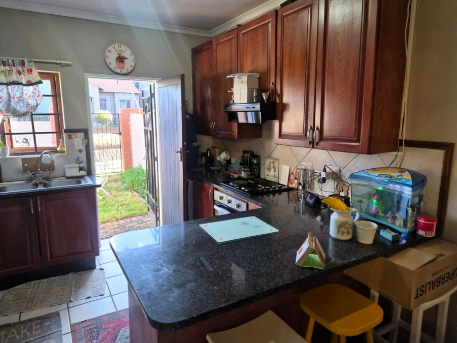 2 Bedroom Property for Sale in Eco Park Gauteng