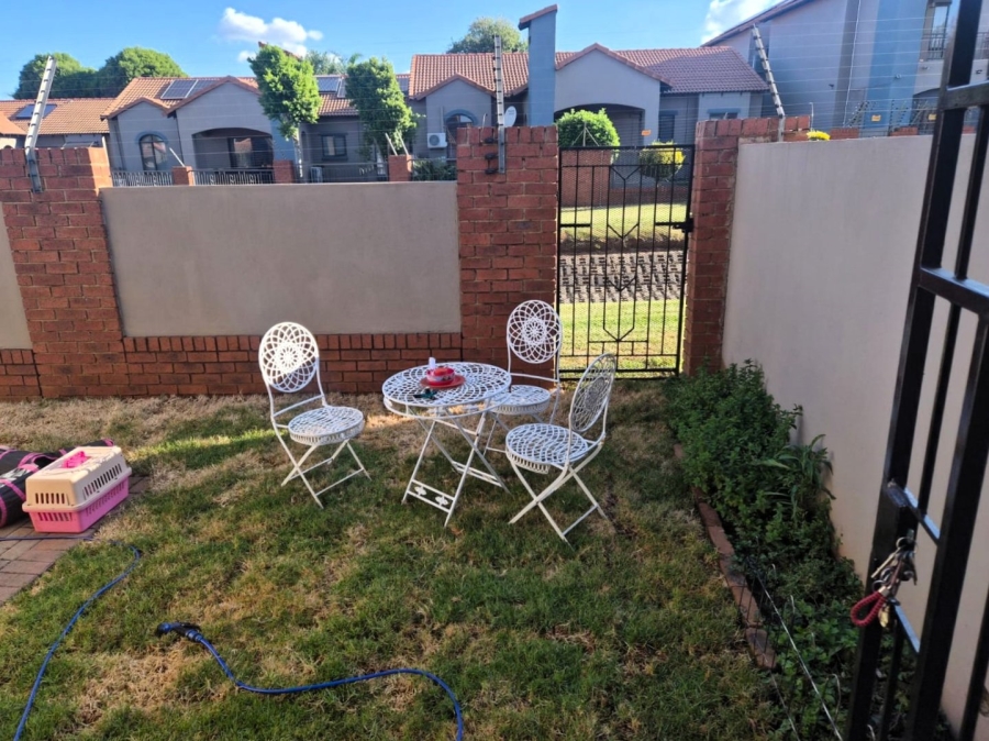 2 Bedroom Property for Sale in Eco Park Gauteng