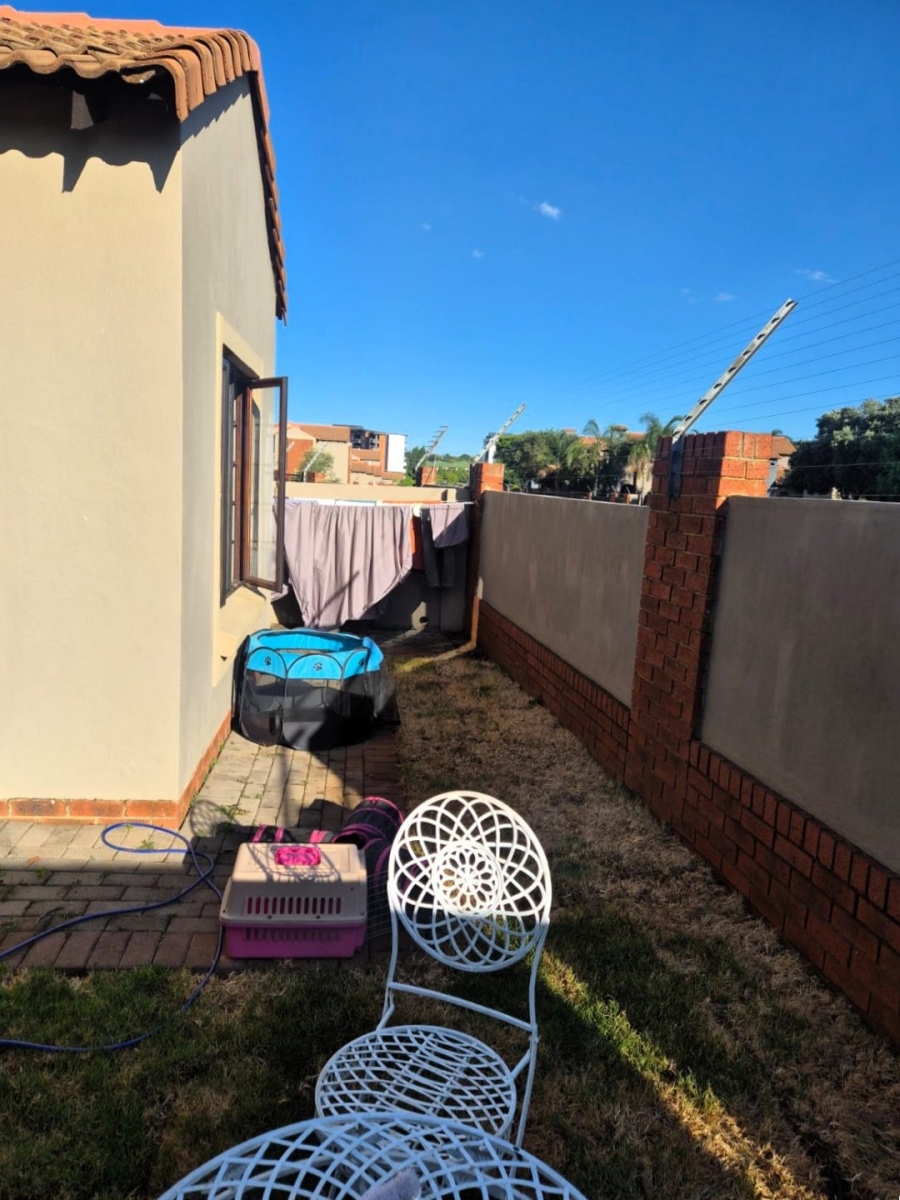2 Bedroom Property for Sale in Eco Park Gauteng