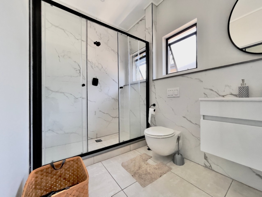 2 Bedroom Property for Sale in Waterfall Gauteng