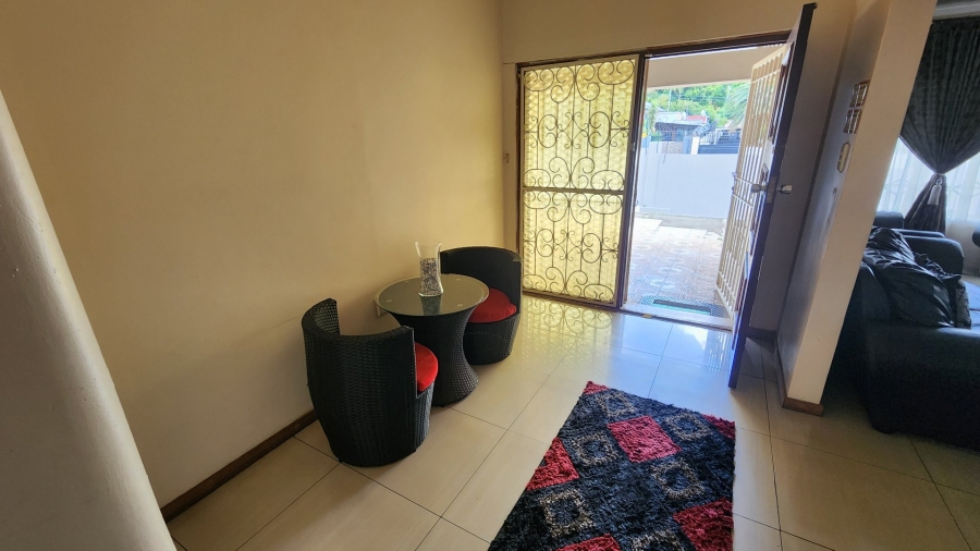 5 Bedroom Property for Sale in Cyrildene Gauteng
