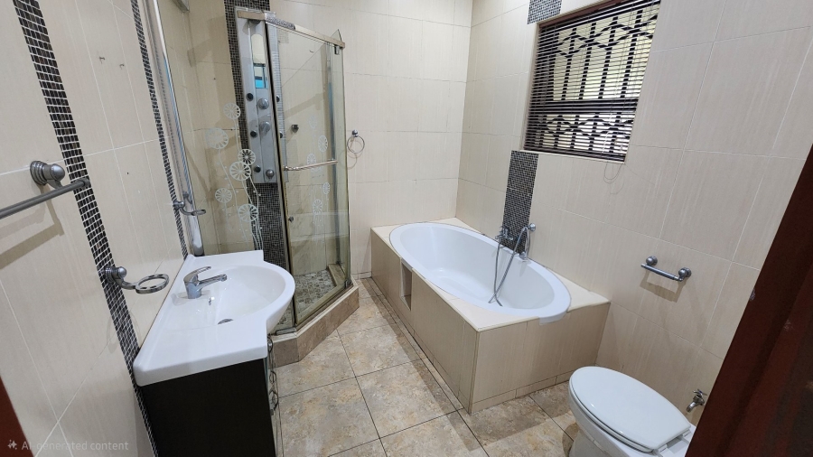 5 Bedroom Property for Sale in Cyrildene Gauteng