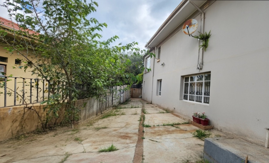 5 Bedroom Property for Sale in Cyrildene Gauteng