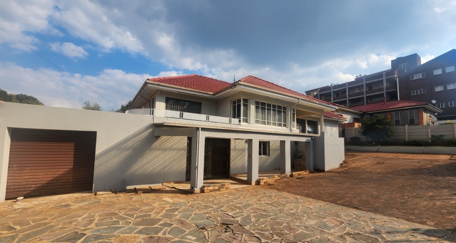 5 Bedroom Property for Sale in Cyrildene Gauteng