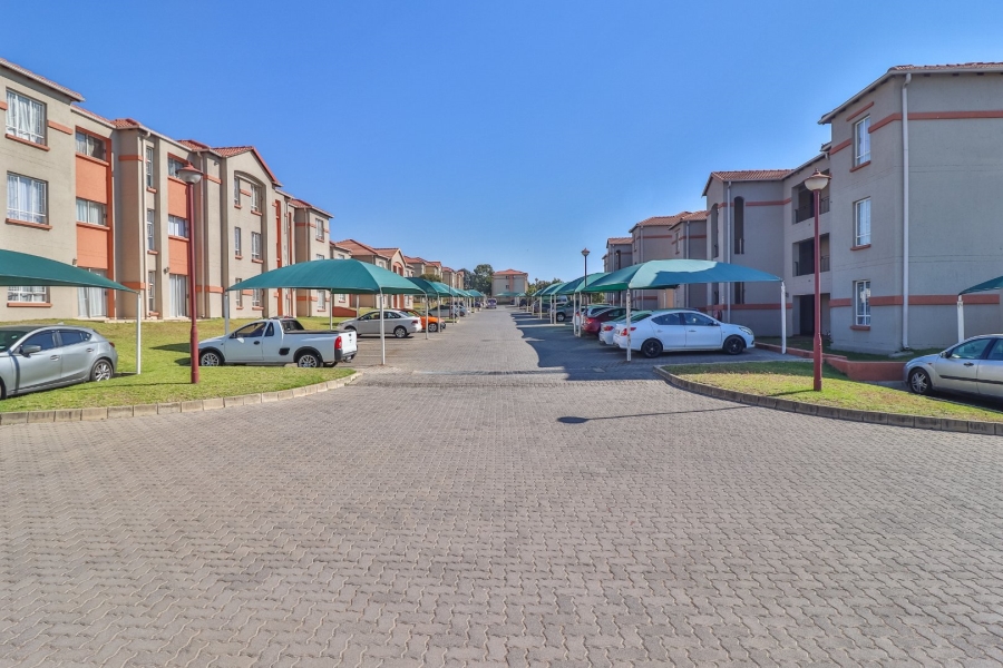 2 Bedroom Property for Sale in Ormonde View Gauteng