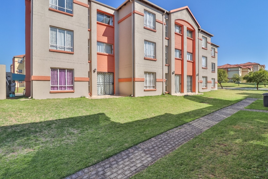 2 Bedroom Property for Sale in Ormonde View Gauteng