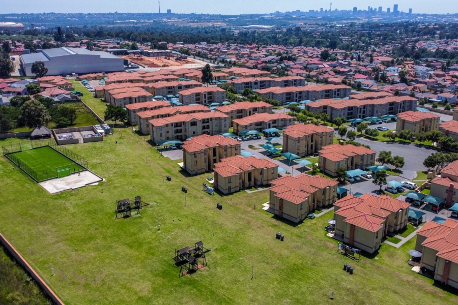 2 Bedroom Property for Sale in Ormonde View Gauteng