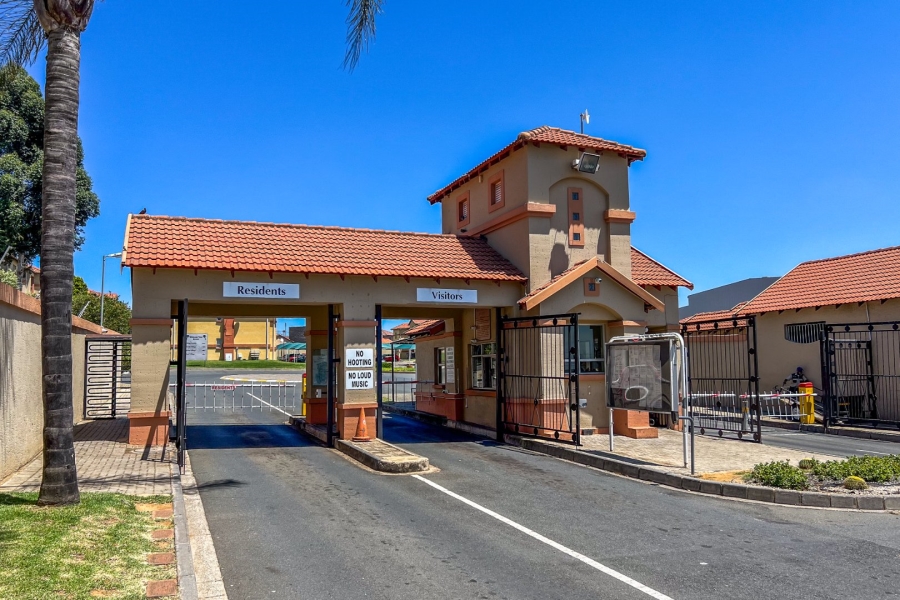2 Bedroom Property for Sale in Ormonde View Gauteng
