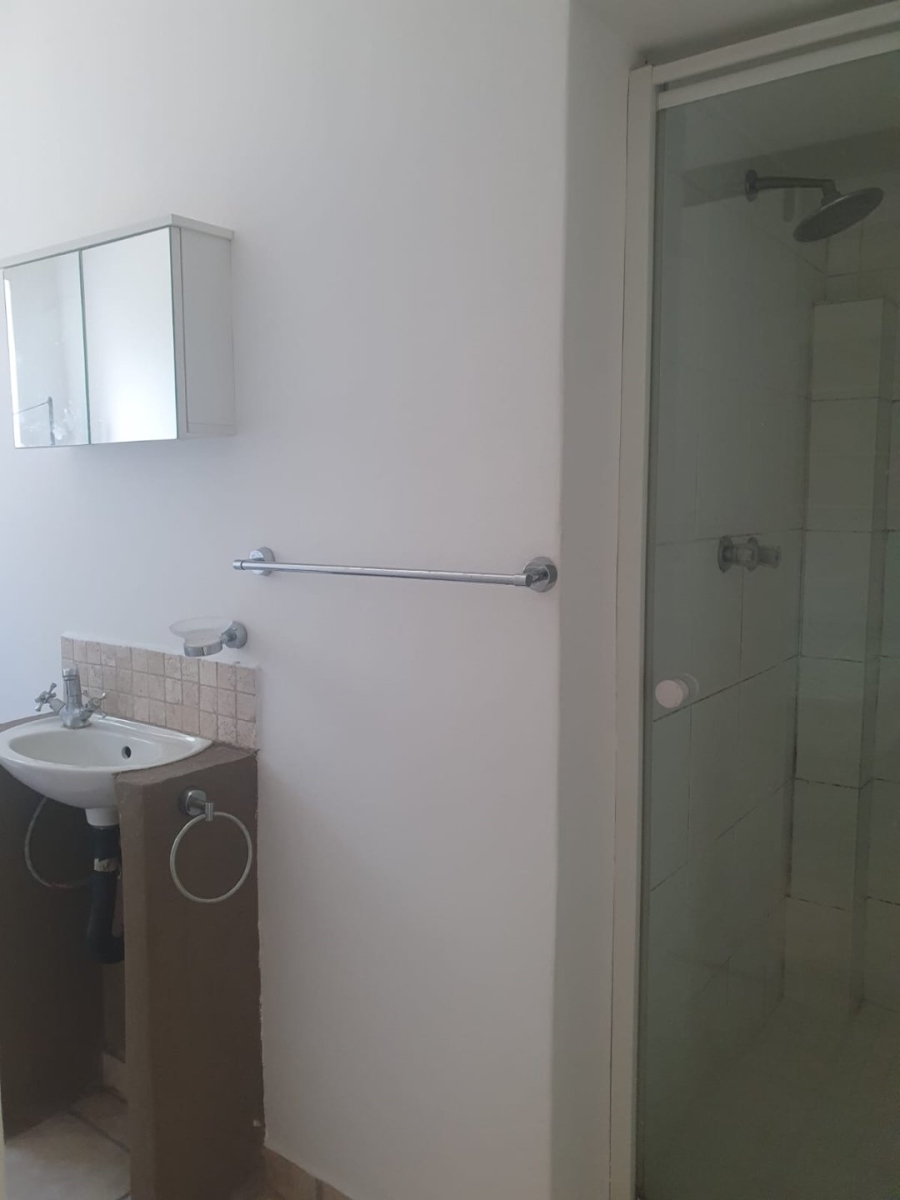 1 Bedroom Property for Sale in Edenvale Central Gauteng