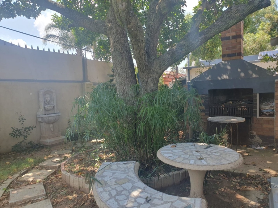 1 Bedroom Property for Sale in Edenvale Central Gauteng