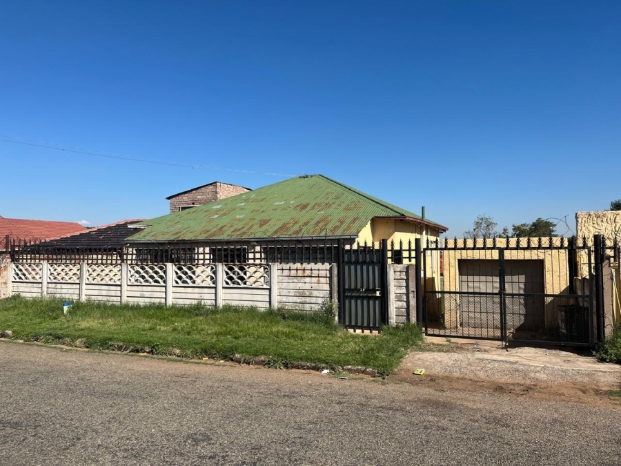 7 Bedroom Property for Sale in Elsburg Gauteng