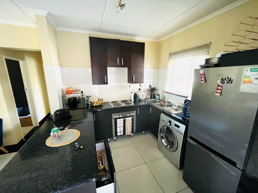 2 Bedroom Property for Sale in Noordwyk Gauteng