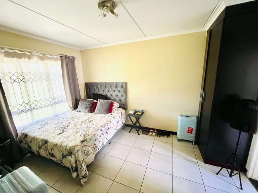 2 Bedroom Property for Sale in Noordwyk Gauteng