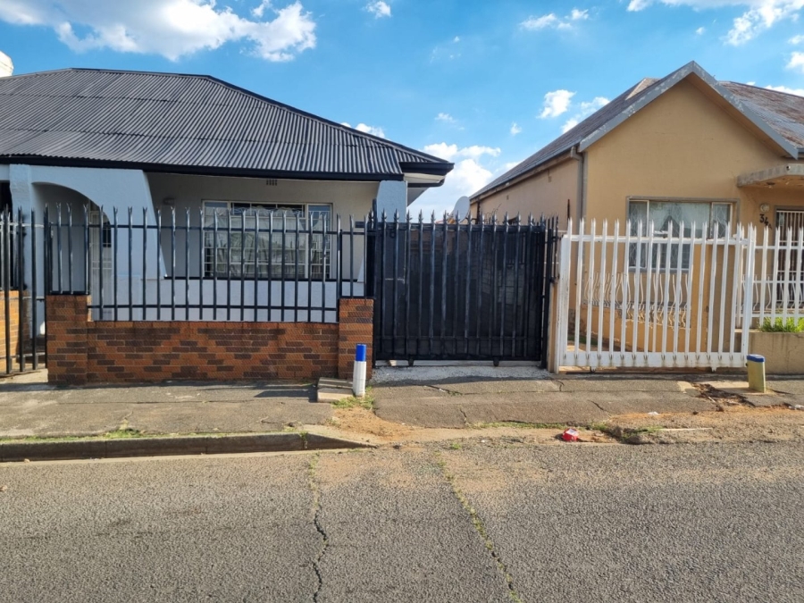 2 Bedroom Property for Sale in La Rochelle Gauteng