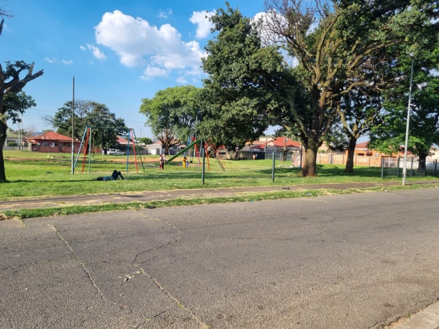 2 Bedroom Property for Sale in La Rochelle Gauteng