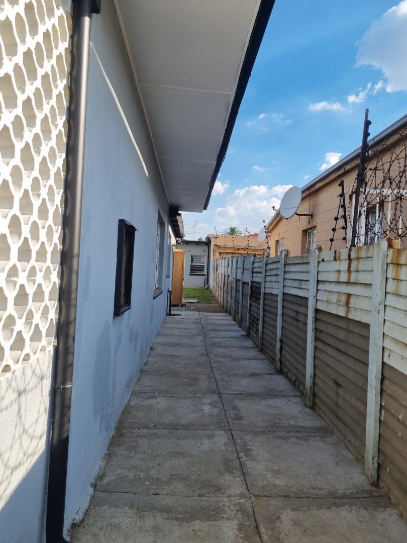 2 Bedroom Property for Sale in La Rochelle Gauteng