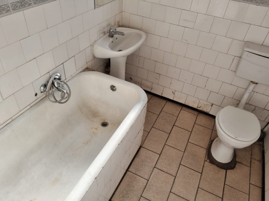 2 Bedroom Property for Sale in La Rochelle Gauteng