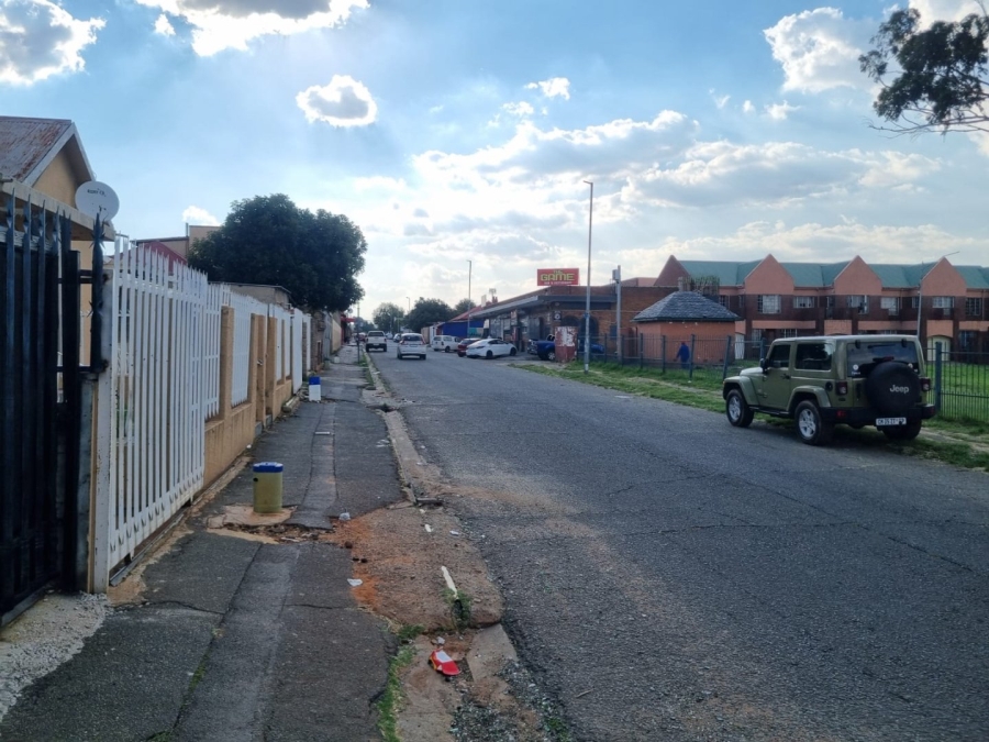 2 Bedroom Property for Sale in La Rochelle Gauteng