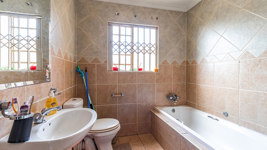 3 Bedroom Property for Sale in Ravenswood Gauteng