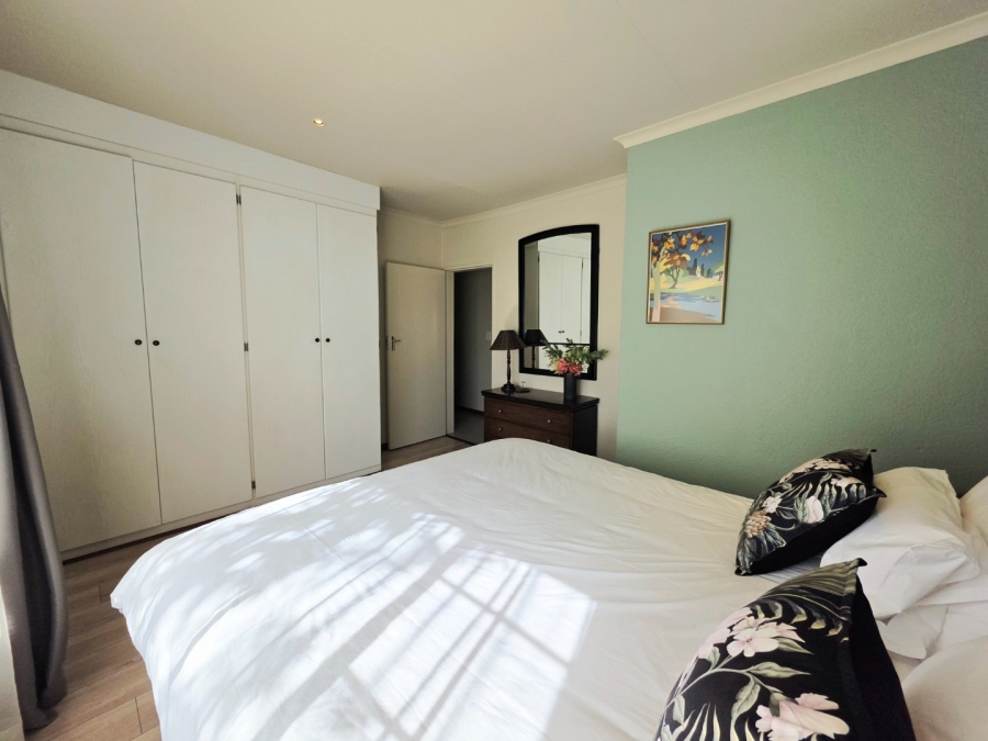 2 Bedroom Property for Sale in La Montagne Gauteng